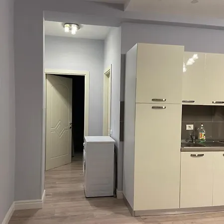 Apartment Comfy In Blloku Zone 2 Tirana